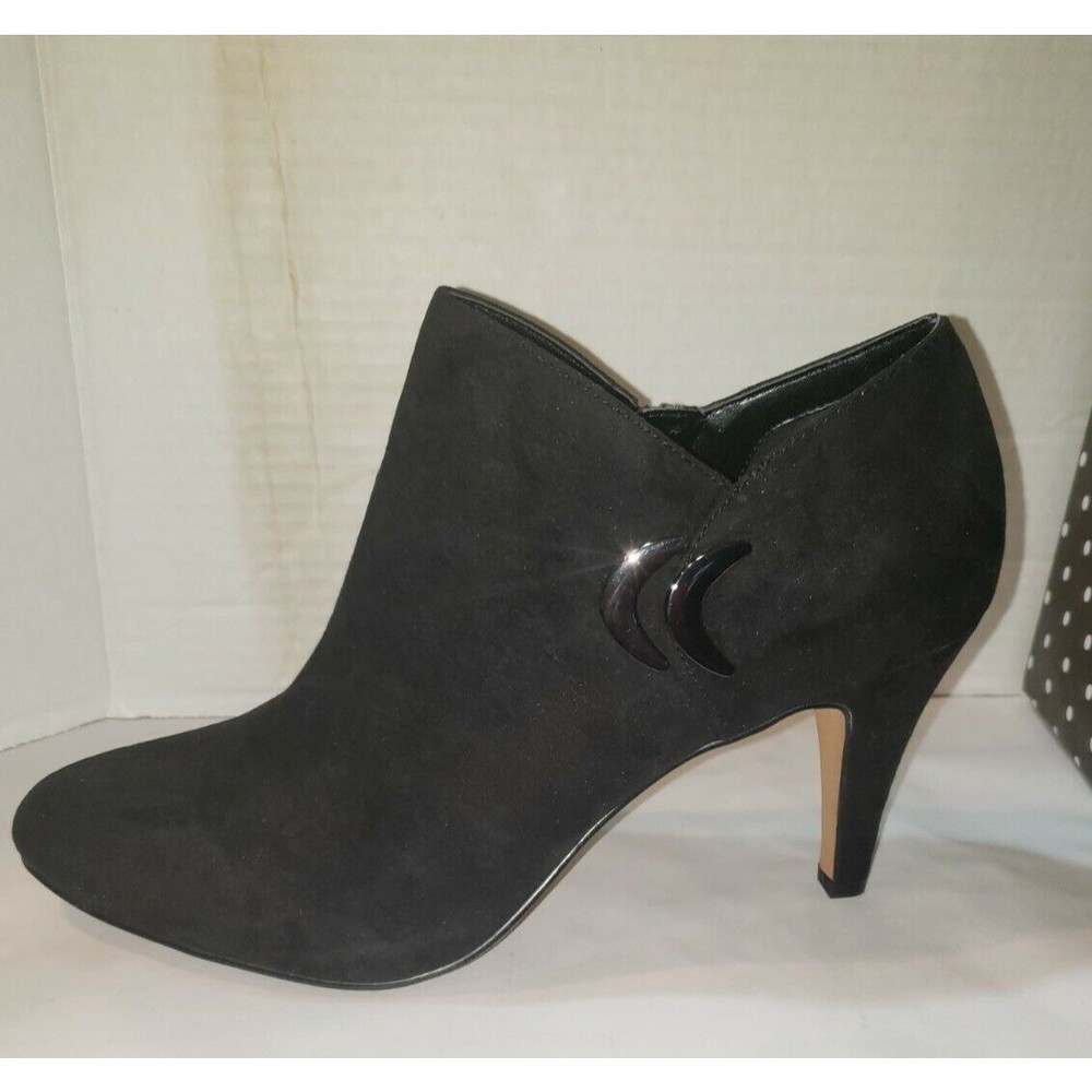 Kelly & Katie Elegant Black Ankle Booties - Picture 5 of 11